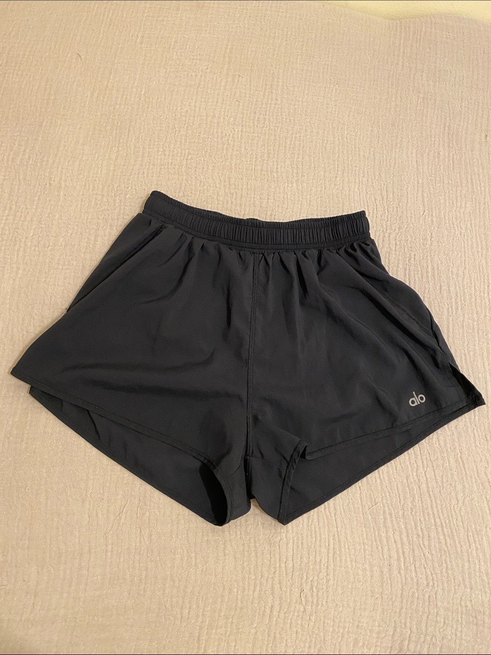 ALO Yoga Black Women's Athletic Shorts with Elastic Waistband. Size XS